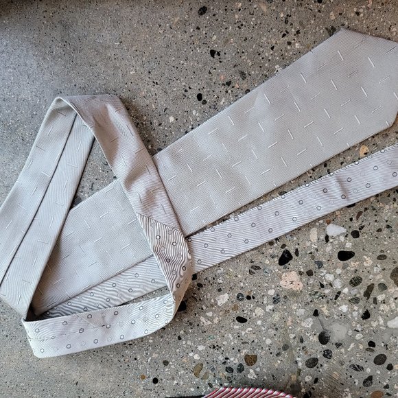 3/$20 - Tommy Hilfiger neck tie - Picture 3 of 5